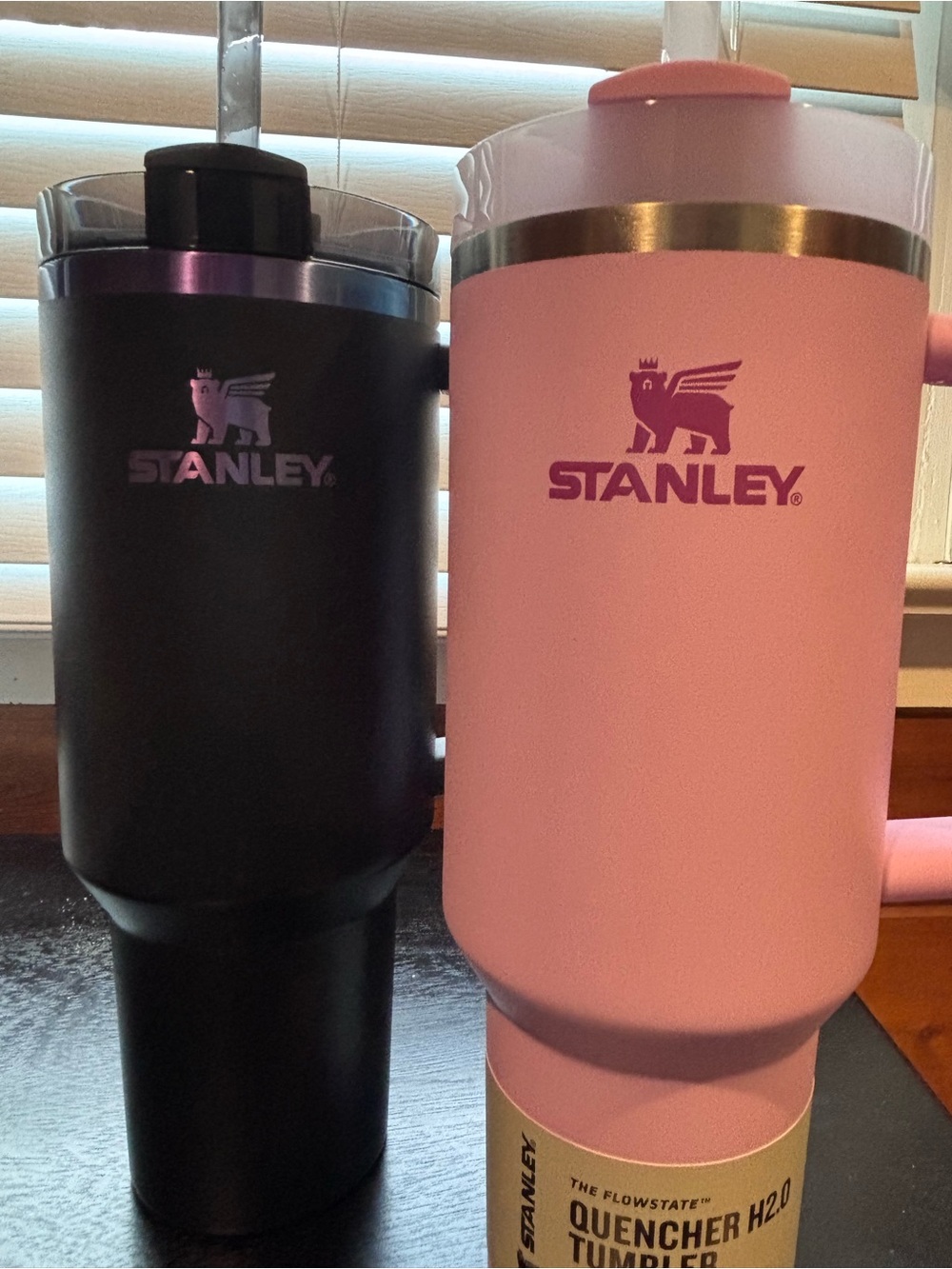 2 Stanley Quencher H2.0 Tumblers with Handle - Picture 2 of 12